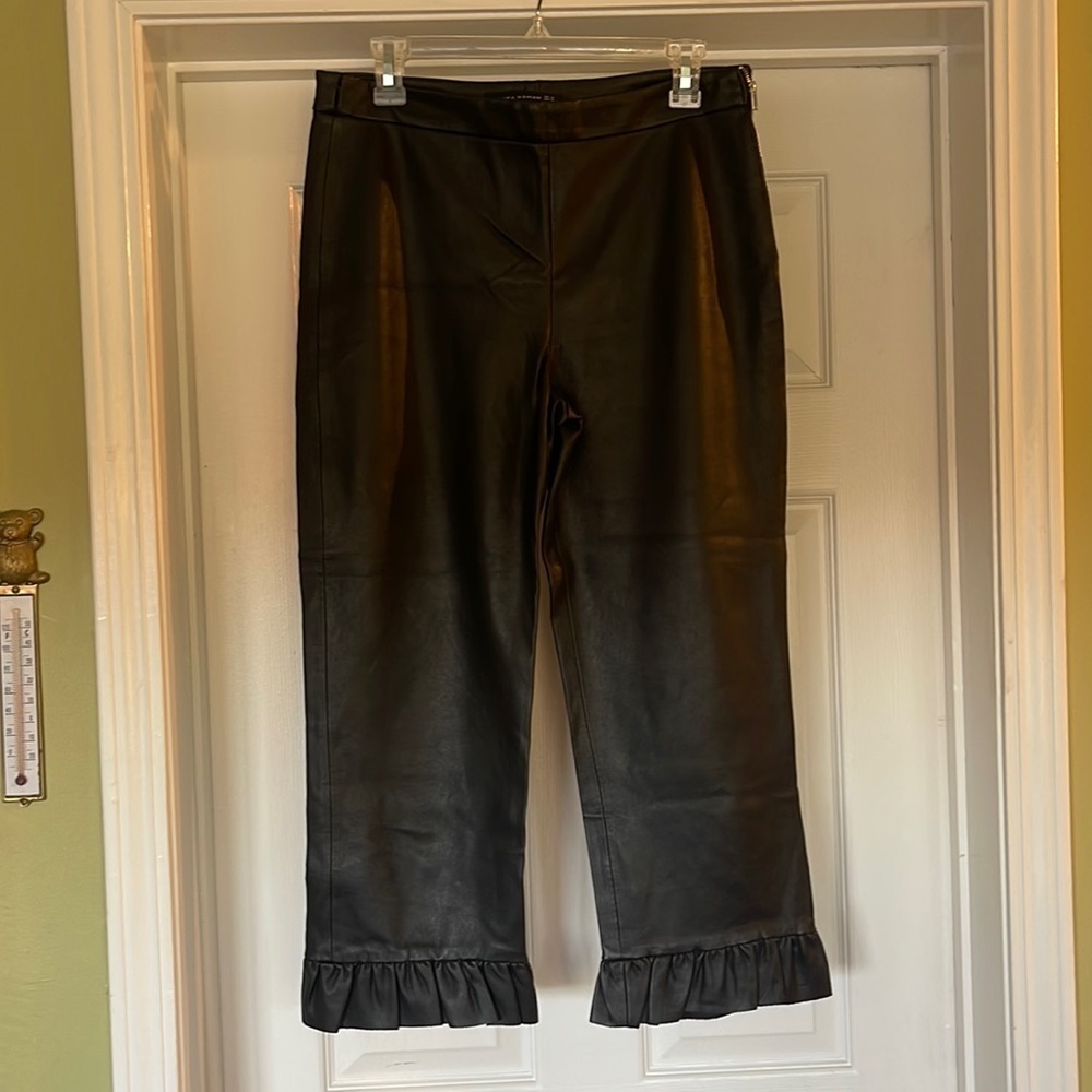 ZARA Faux Leather Ruffled Crop Pants Size M